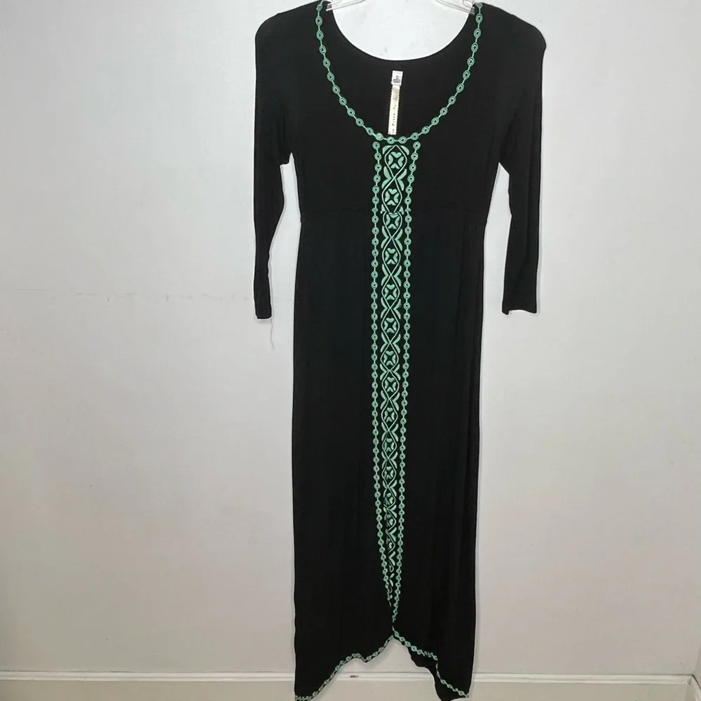 UNCLE FRANK Embroidered Bohemian Maxi Dress - Picture 1 of 8
